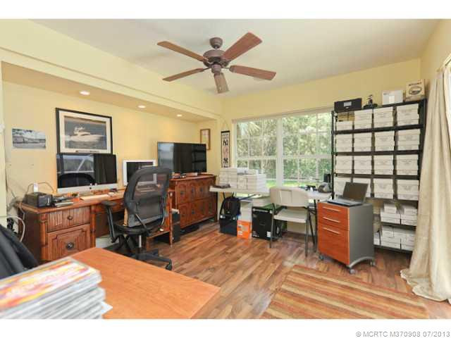 Studio/Study/Office.