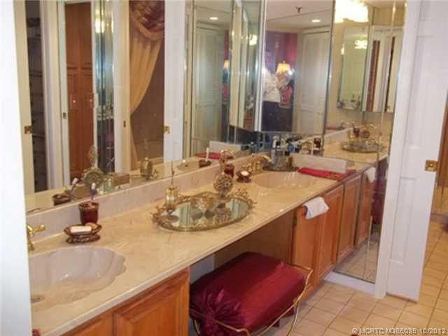 Master Bath/Spa.