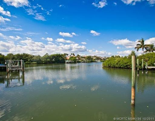 Waterfront/Dock/Pier.