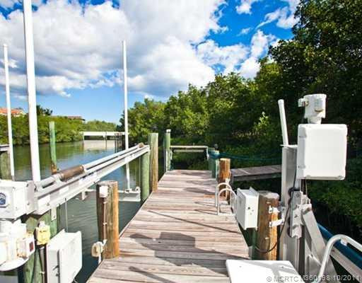 Waterfront/Dock/Pier.