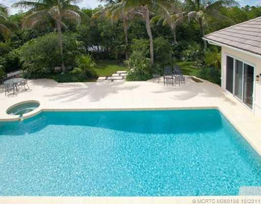 Swimming Pool/Hot Tub/Sauna.