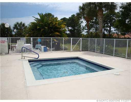 Swimming Pool/Hot Tub/Sauna. Hot Tub
