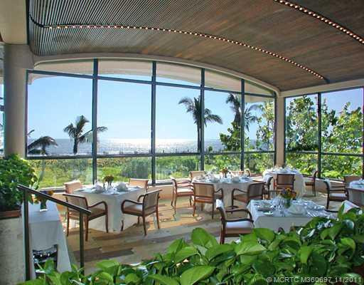 View. Oceanfront Country Club Dining Room