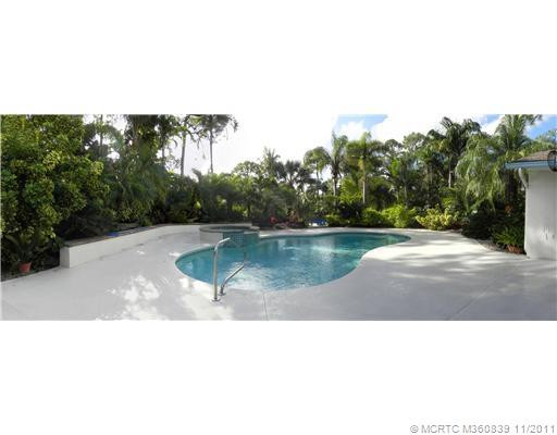 Swimming Pool/Hot Tub/Sauna.