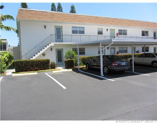 Property photo for 2950 SE Ocean Boulevard 4-1, Stuart, FL 34996