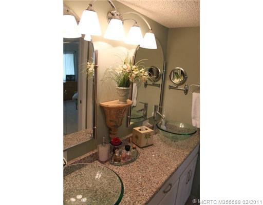 Master Bath/Spa.