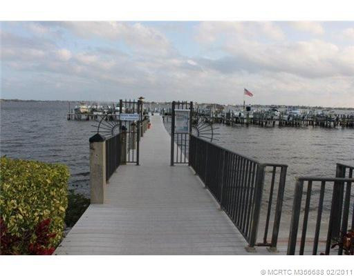 Waterfront/Dock/Pier.