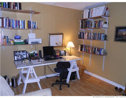 Studio/Study/Office.