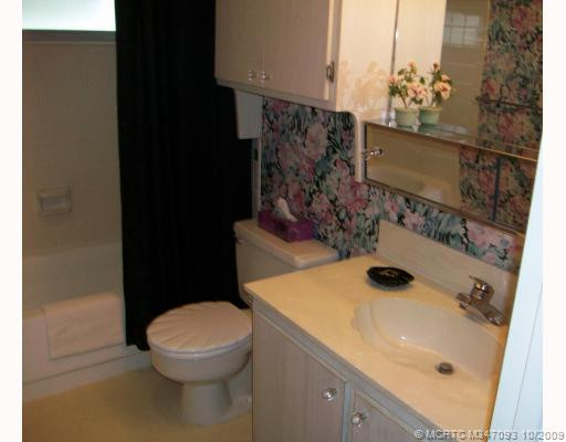 Master Bath/Spa.