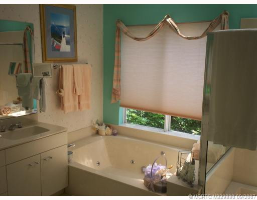Master Bath/Spa.