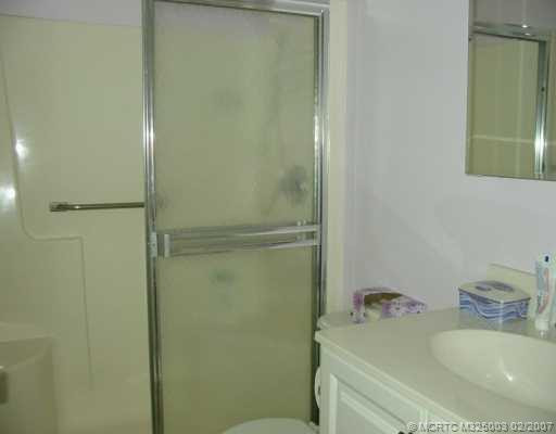 Master Bath/Spa.