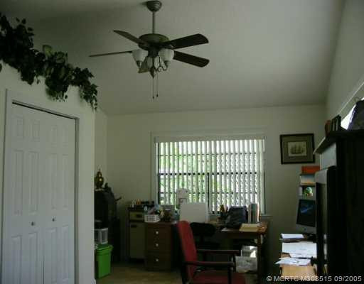 Studio/Study/Office.