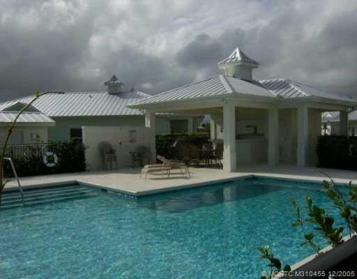 Swimming Pool/Hot Tub/Sauna.