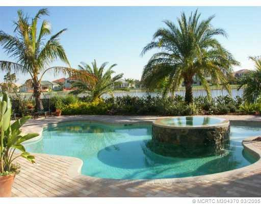 Swimming Pool/Hot Tub/Sauna.