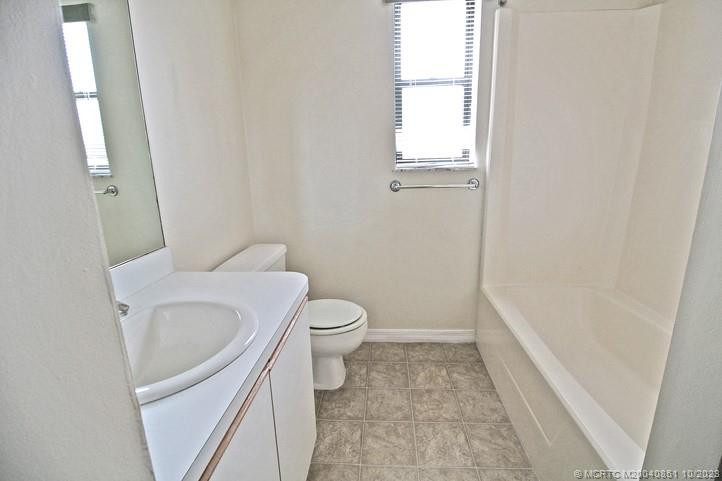 GUEST FULL BATH