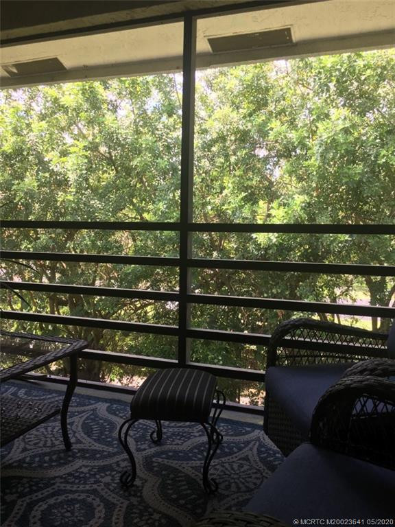Very private, screened patio!