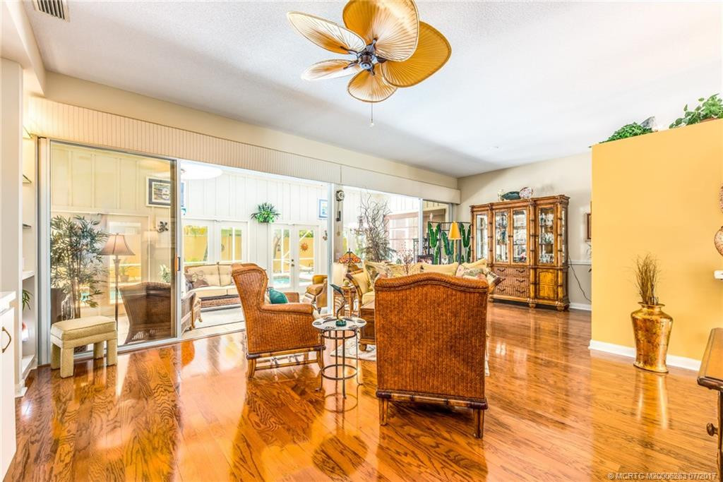 Great Room with plenty of space for seating and a formal dining area!