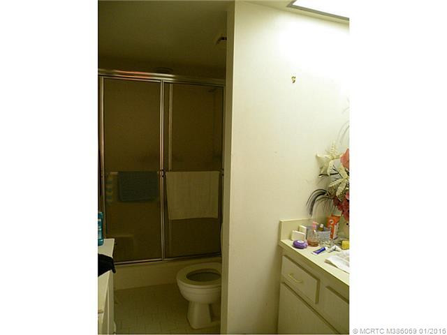 Master Bath/Spa.