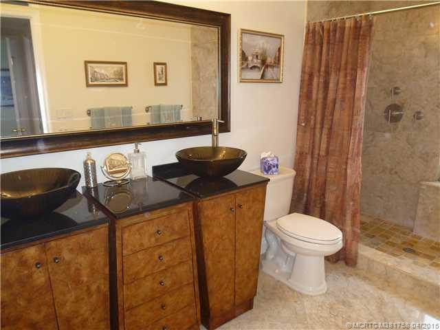 Master Bath/Spa.