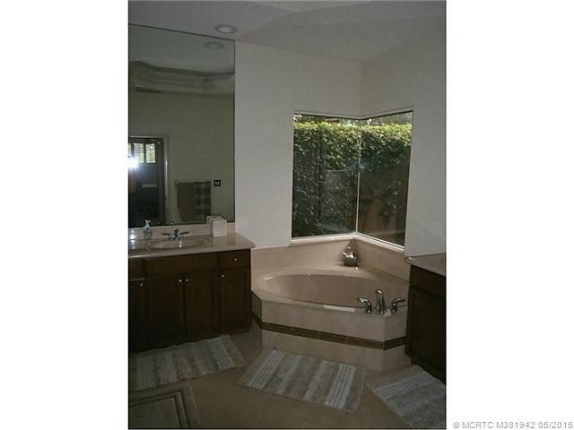 Master Bath/Spa.