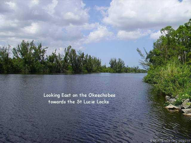 Waterfront/Dock/Pier. Okeechobe waterway
