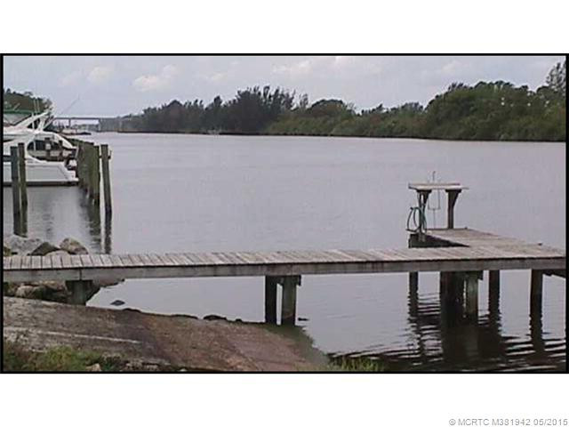 Waterfront/Dock/Pier. Community ramp