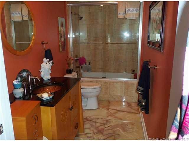 Master Bath/Spa.