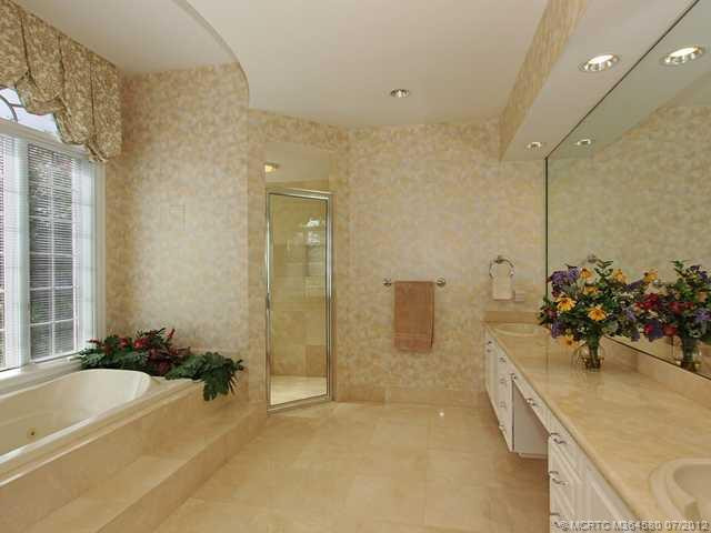 Master Bath/Spa.