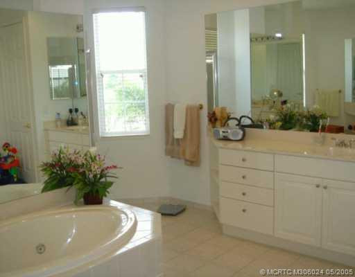 Master Bath/Spa.