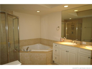 Master Bath/Spa.