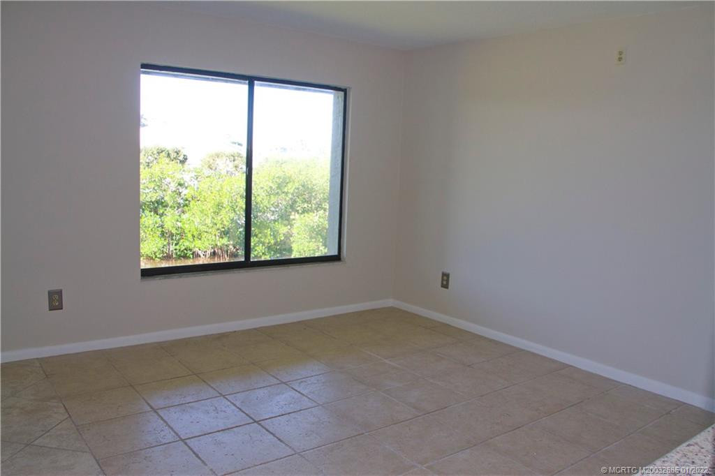 Dining room with canal view