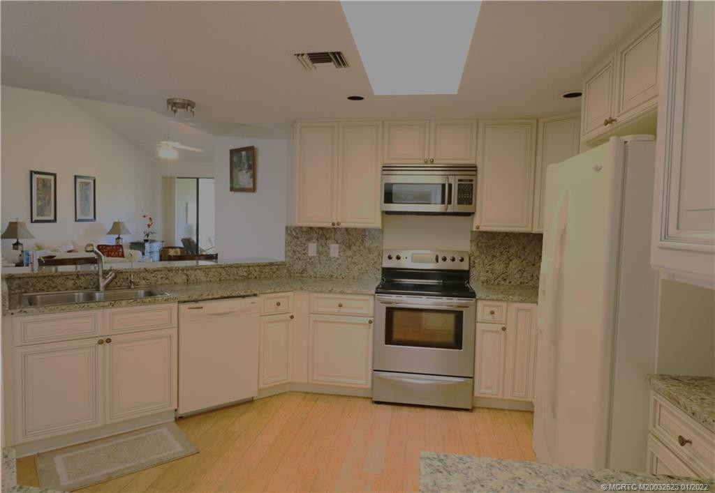 Spacious kitchen area