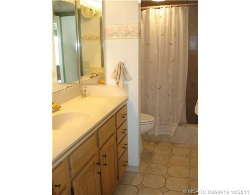 Master Bath/Spa.