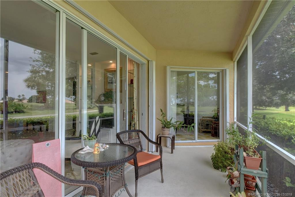 Large screened lanai with gorgeous views