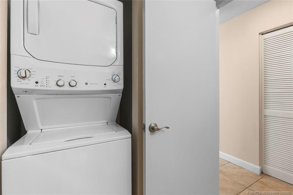 Washer/Dryer in Guest Bath
