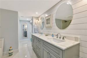 Master Bathroom, dual sinks, walk-in closet, walk-in shower.