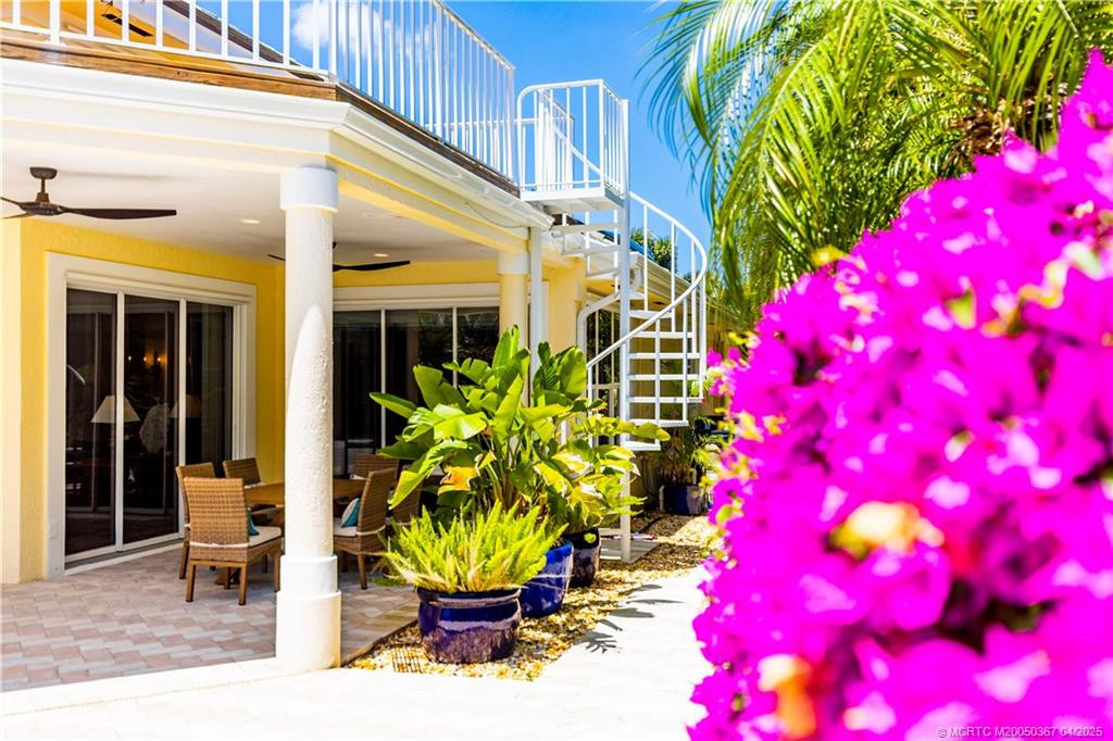 Landscape and access to rooftop paradise
