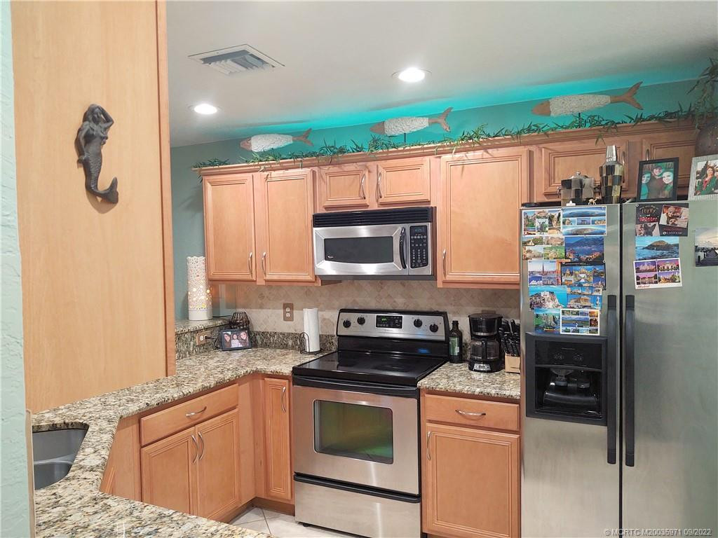 Photo 6 at 2778 SE Birmingham Drive 3107, Stuart