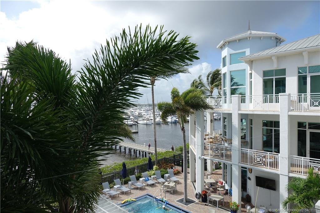 Photo 2 at 975 NW Flagler Avenue 306, Stuart