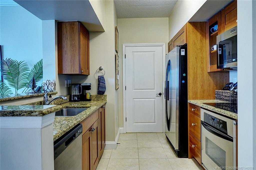 Photo 8 at 975 NW Flagler Avenue 306, Stuart