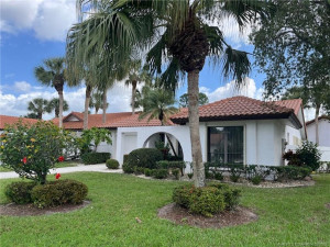 Corner location with wide lawn