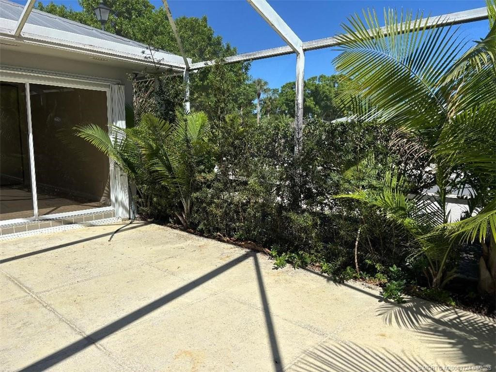 Large lanai for additional living area