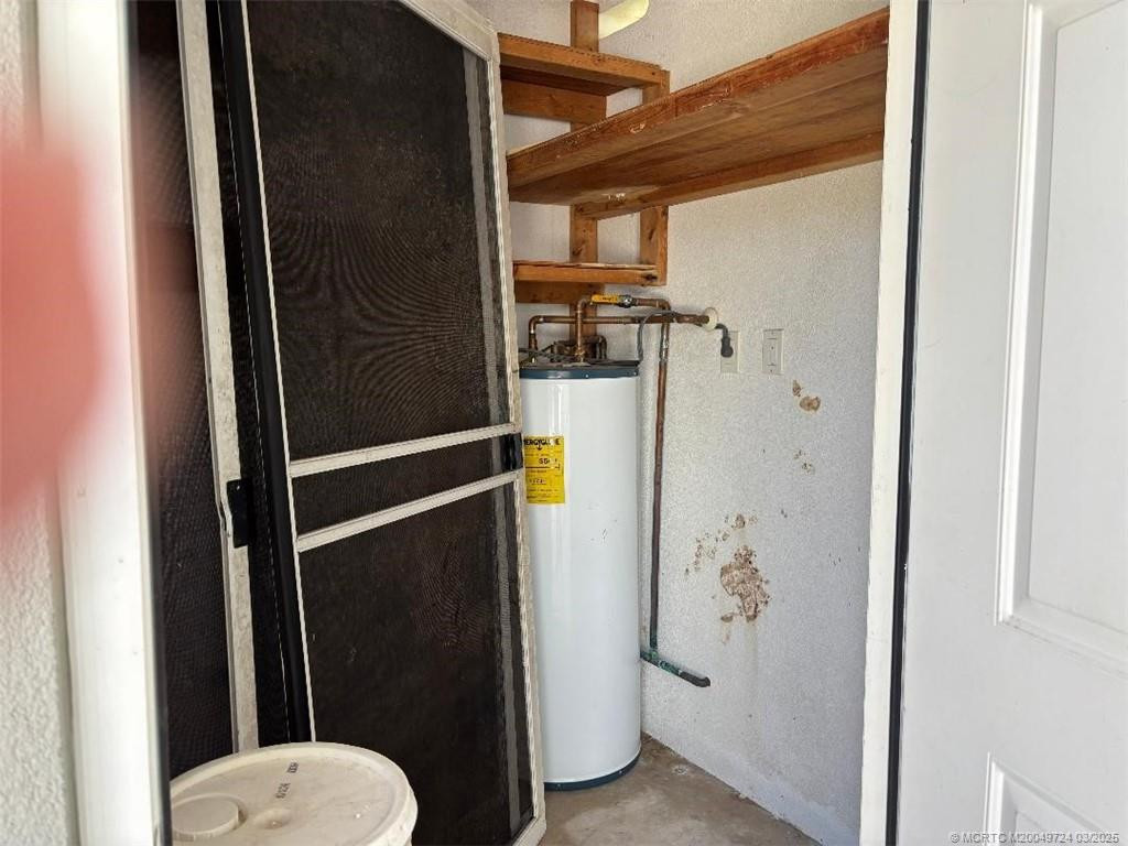 Storage closet off lanai