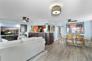 Living Room/Dining Area