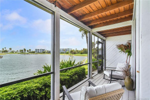 Screened-In Patio