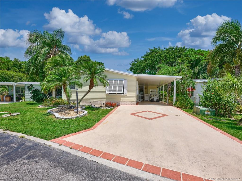 Pinelake Gardens & Estates
