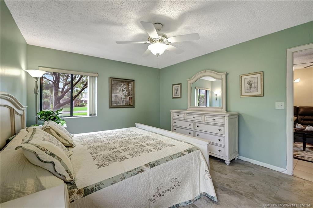 Spacious primary bedroom.