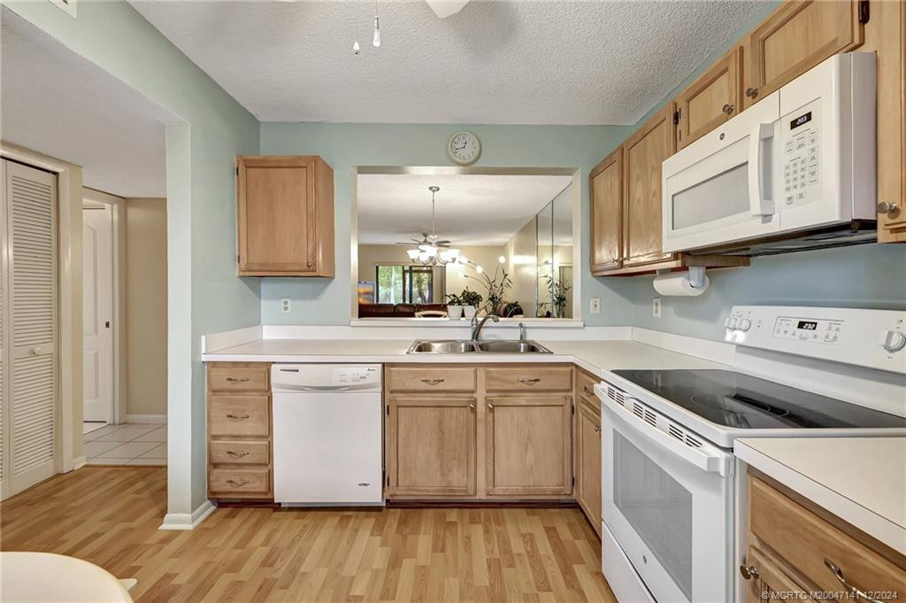 Many new appliances in the kitchen!