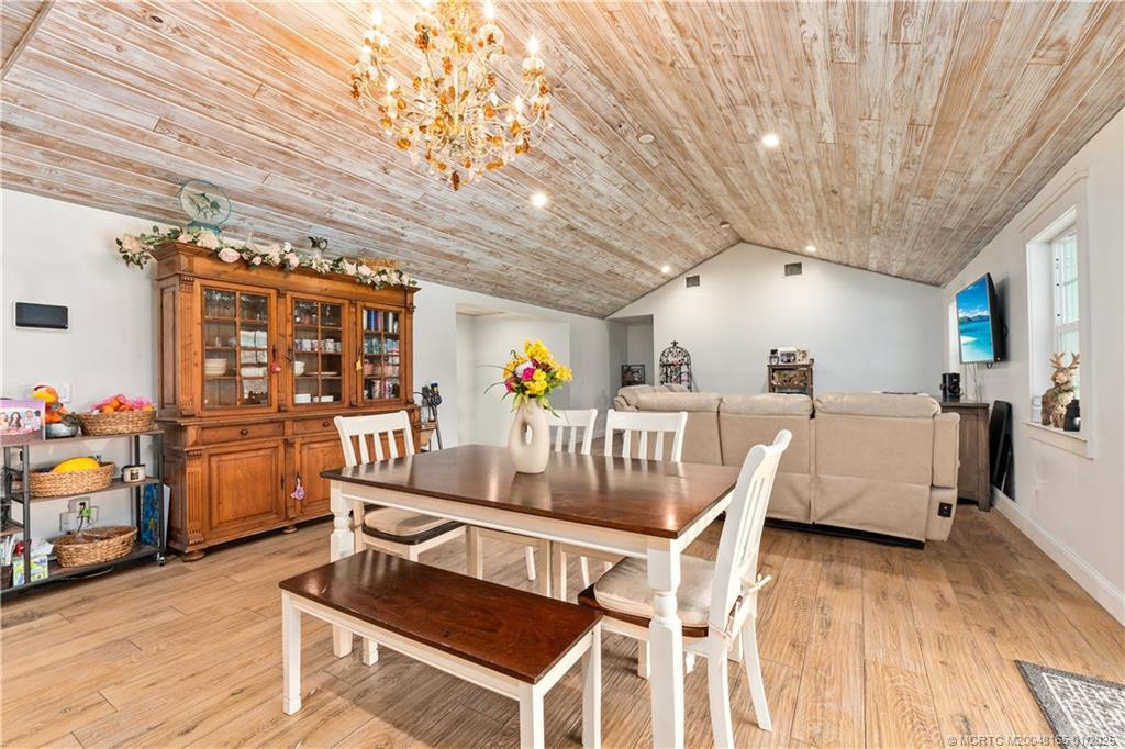 Living & Dining Area