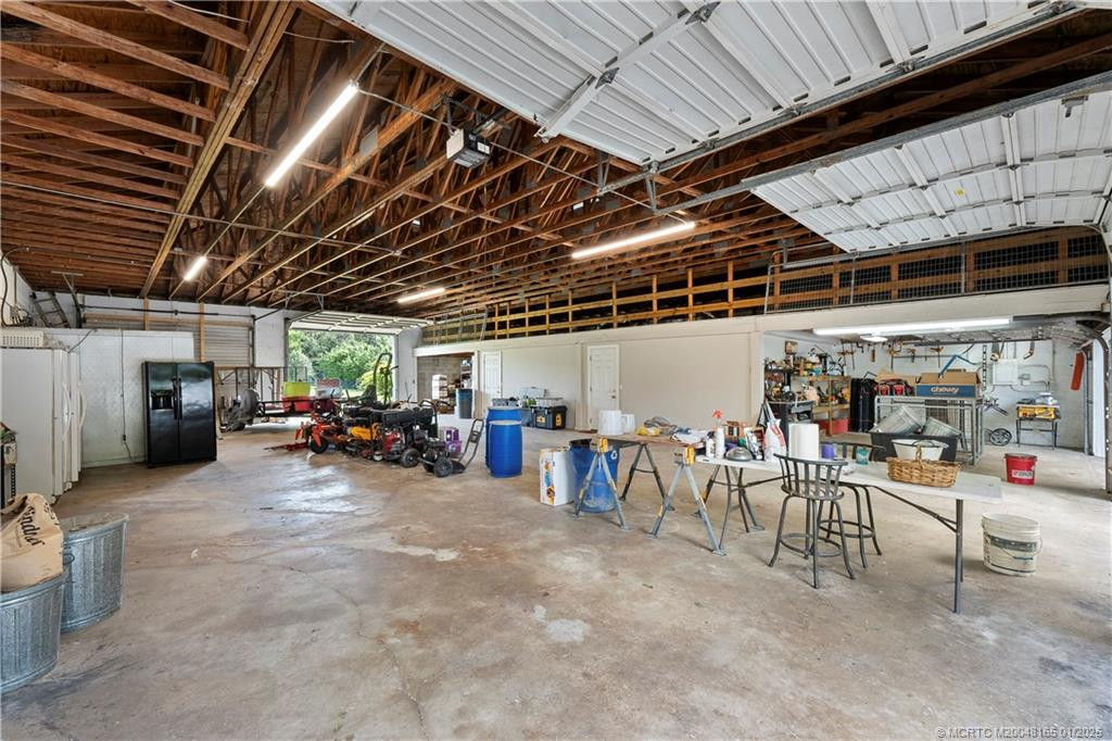 Barn & 3000 sq .ft. CBS garage/shop
